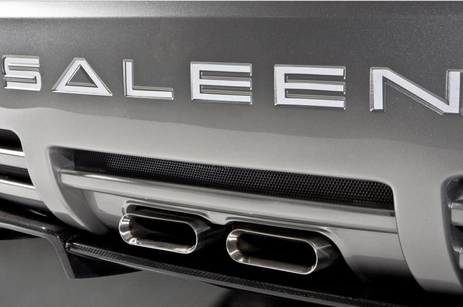Логотип Saleen SA25 Sterling Edition 2008 года  (фото 7 из 17)